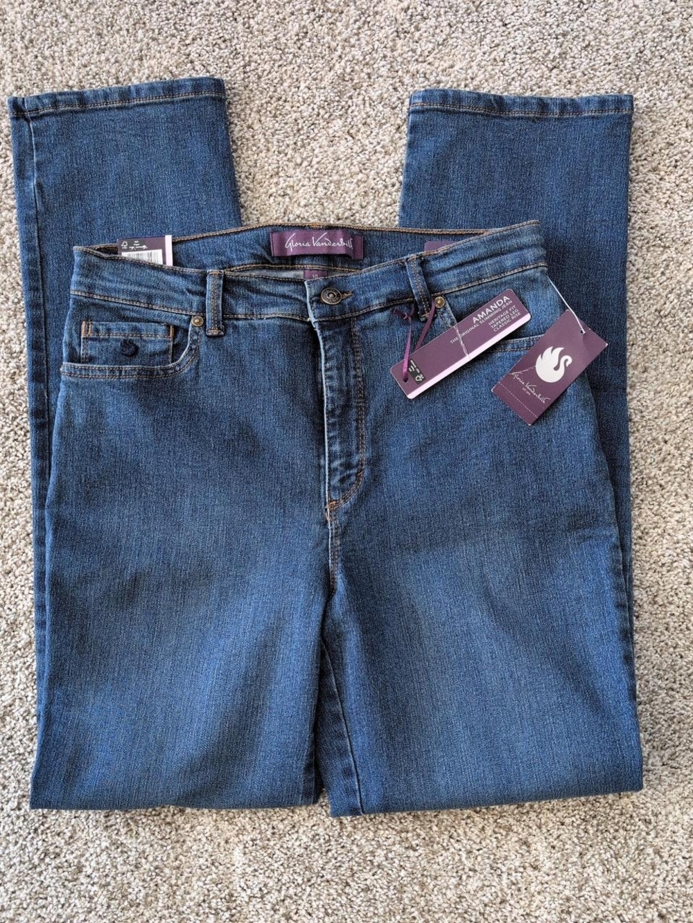 NWT Gloria Vanderbilt Amanda jeans - Slimming Size 10